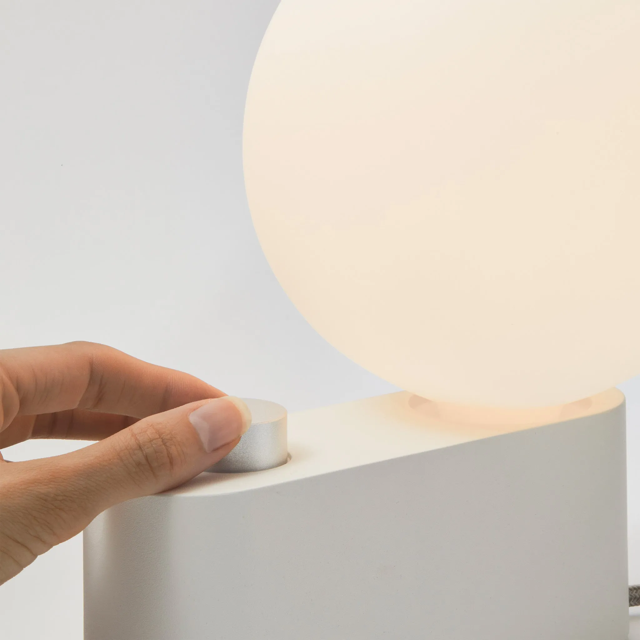 Alumina Multi-Use Lamp in Chalk